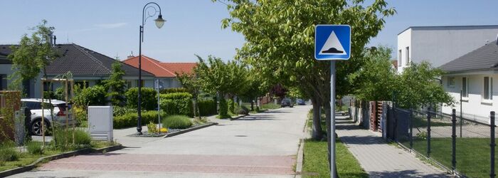 Inžinierske siete - chodníky a kanalizácie